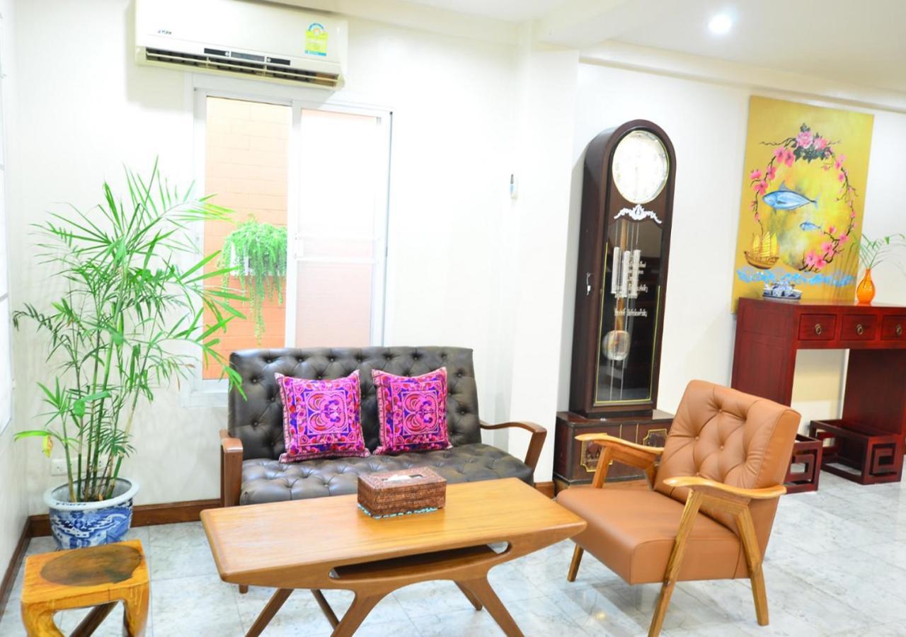 Ayi Home Bangkok Exterior photo