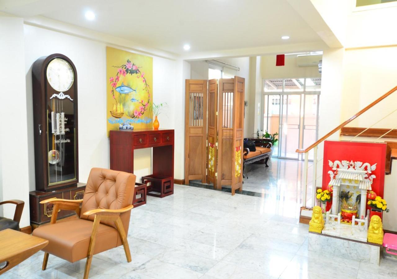 Ayi Home Bangkok Exterior photo